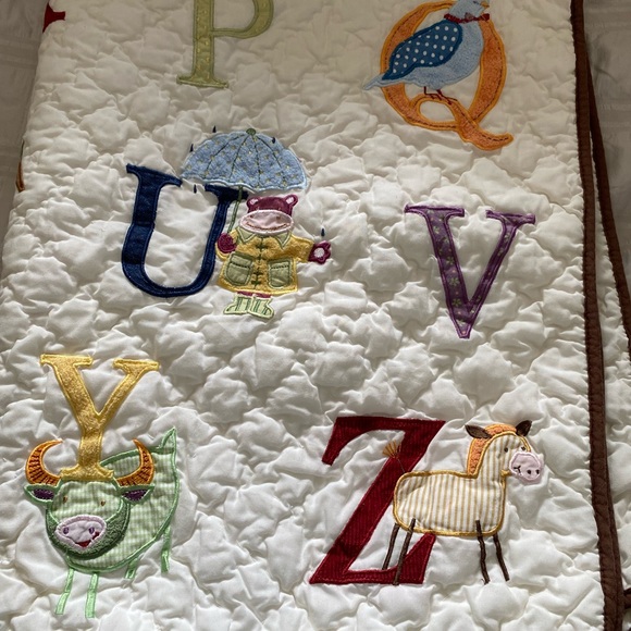 Nice crib set - Picture 3 of 6